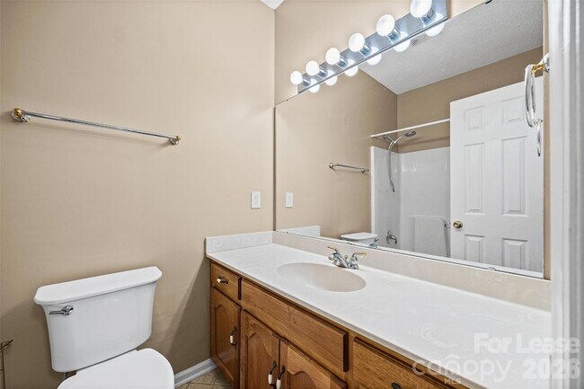 Building Photo - 215 6th St