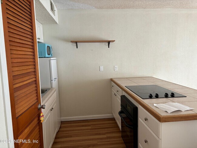 Building Photo - 1255B Ponce Island Dr