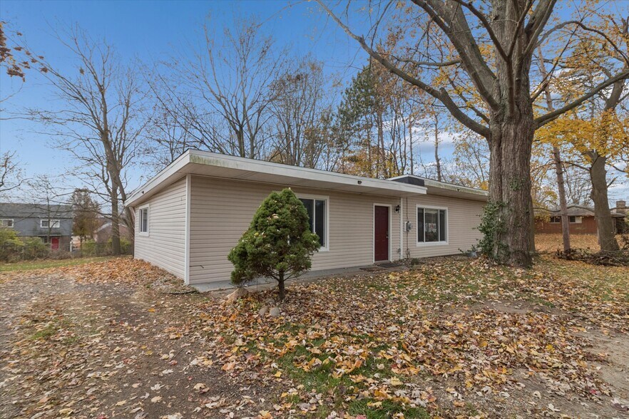 Building Photo - 671 W Clark Rd