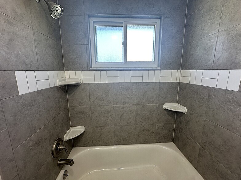 Building Photo - 416 Macbeth Dr
