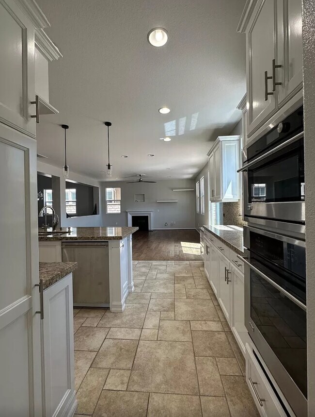 Building Photo - 26526 Craftsmen Ct