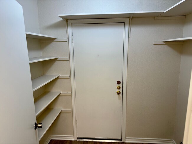 Building Photo - 2618 Alcott Ln