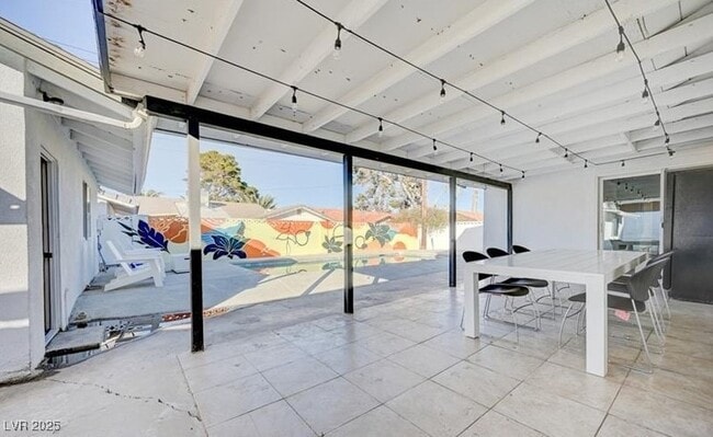 Building Photo - 1821 E Oakey Blvd