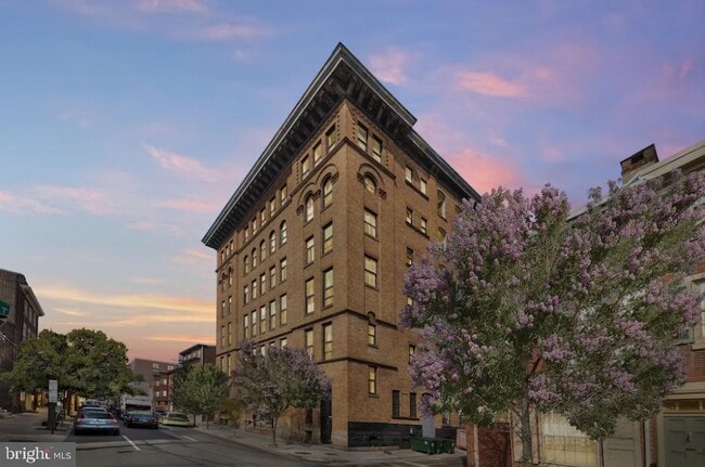 Building Photo - 1329-39 Lombard St