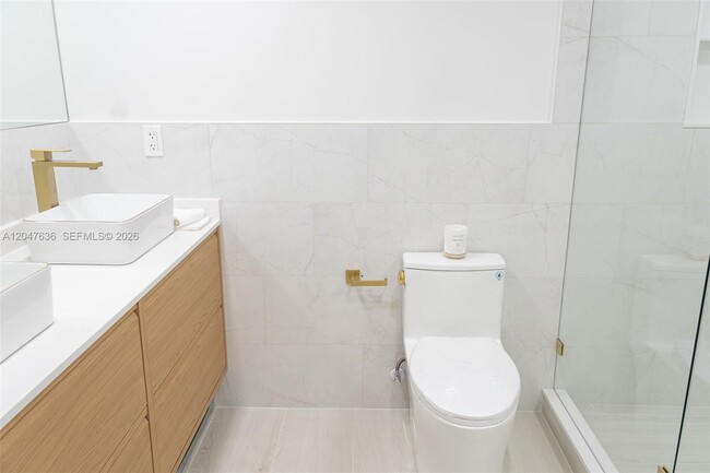Building Photo - 3051 N Course Dr