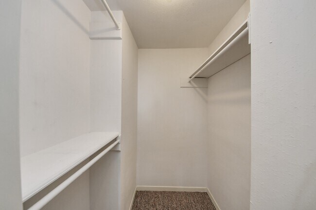 Building Photo - 1059 Country Pl Dr