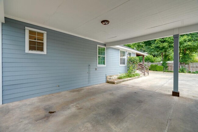 Building Photo - 2609 Wheless Ln