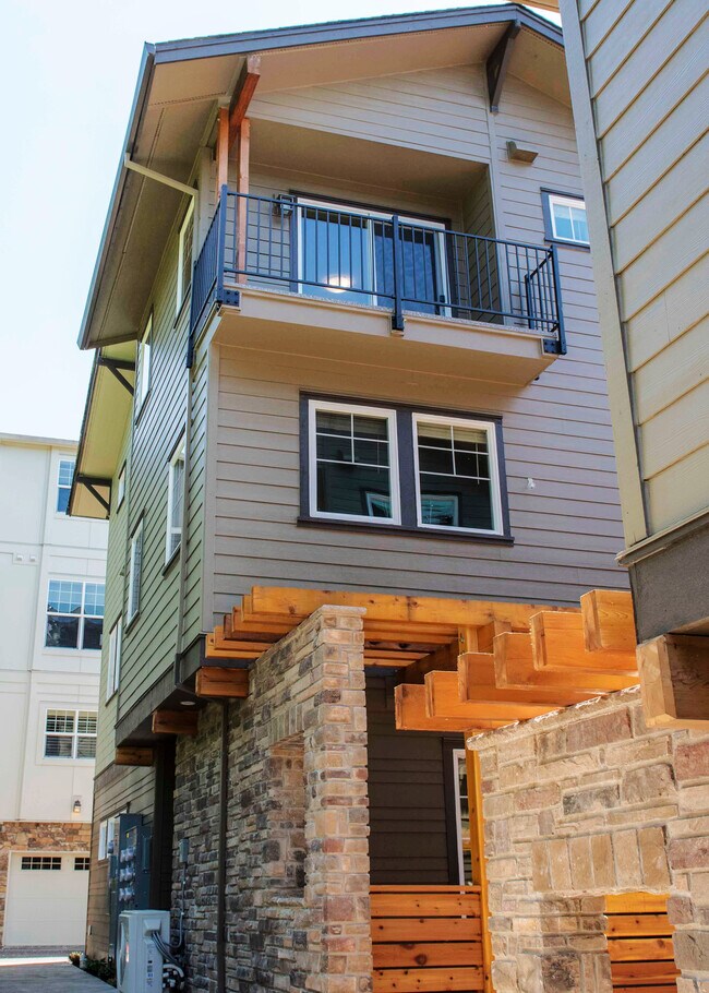 Building Photo - 12003 SE High Creek Rd