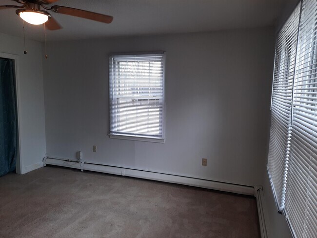 Building Photo - 7 Autumn Leaf Dr