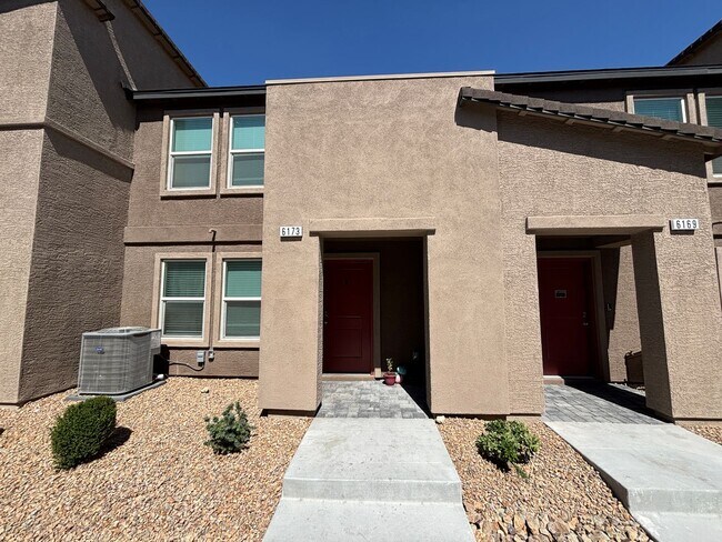 Building Photo - 6173 Hibiscus Gdn St