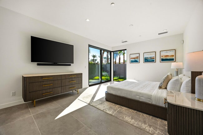 Building Photo - 57880 Salida del Sol