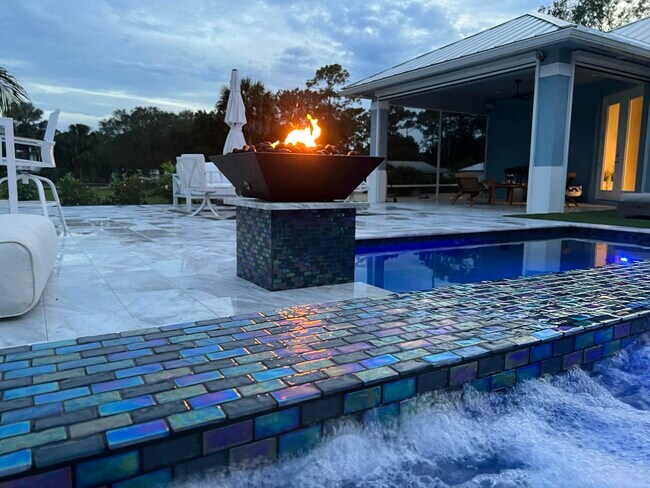 Building Photo - 3155 SW 78th Ave