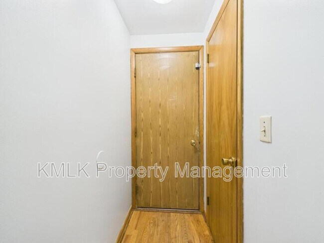 Building Photo - 5743 Brookwood Dr