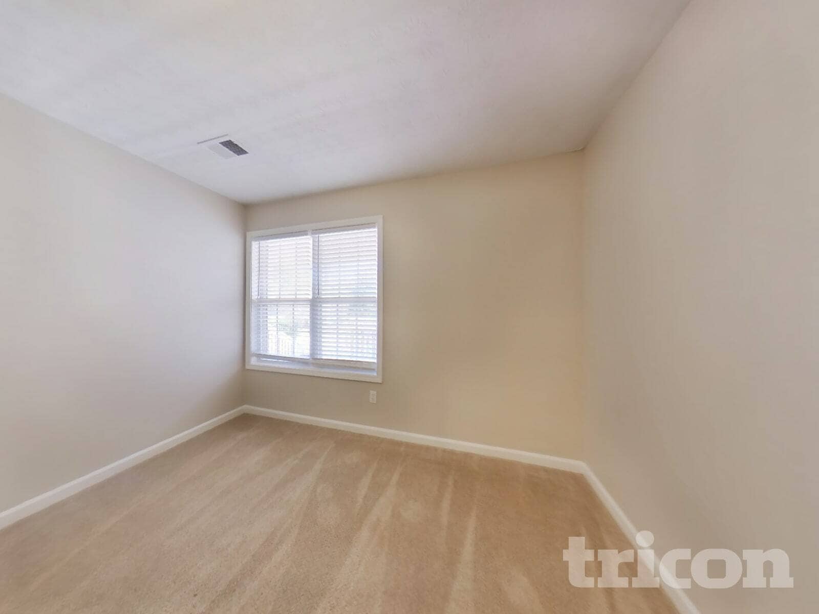 Building Photo - 20 Hillock Ct