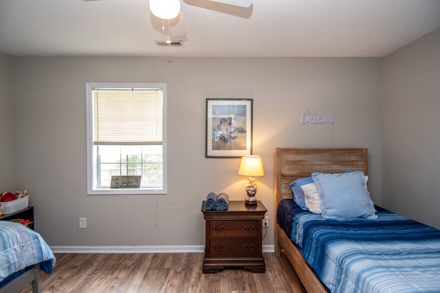 Building Photo - 88 Shoreline Dr