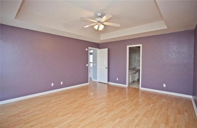 Building Photo - 281 Stein St