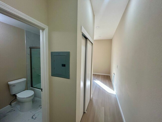 Building Photo - 1010 Grant-2A