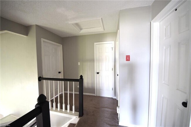 Building Photo - 1197 Dovetail Ct