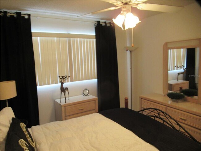 Building Photo - 2468 Florentine Way