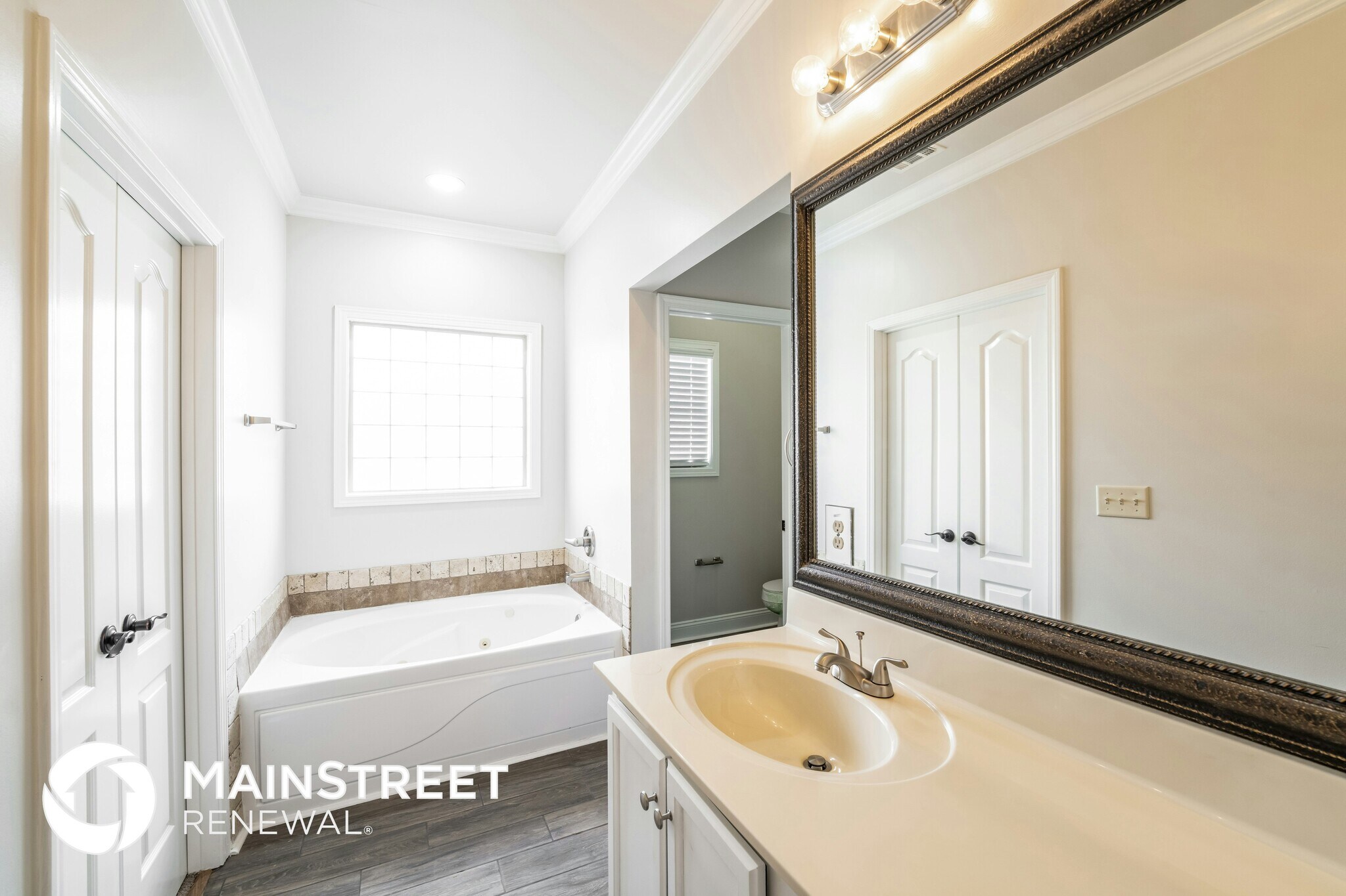 Building Photo - 244 Willow View Cir