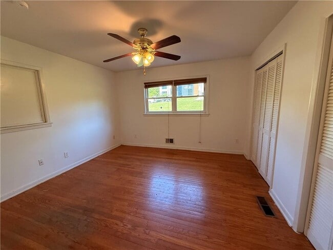 Building Photo - 1395 Siesta Ln