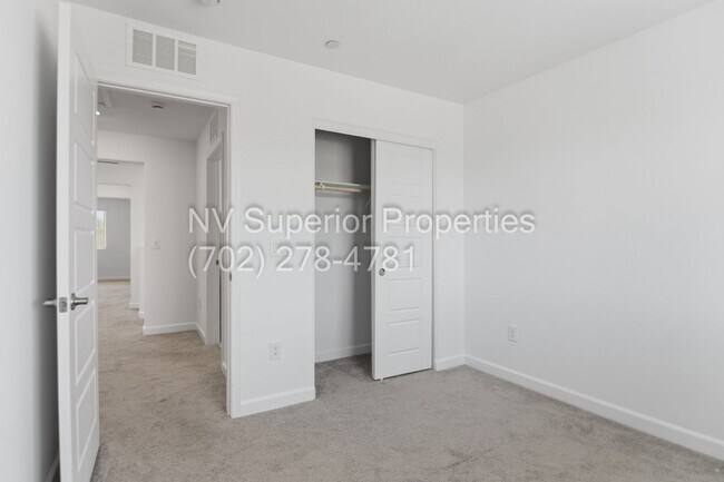 Building Photo - NW! 3 Bedroom Townhouse!! Gated!! Parks!! All Tile Floors Downstairs!! 2 Car Garage!!!