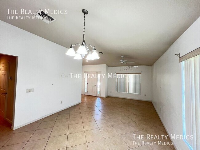 Building Photo - 4067 SW 46th Terrace