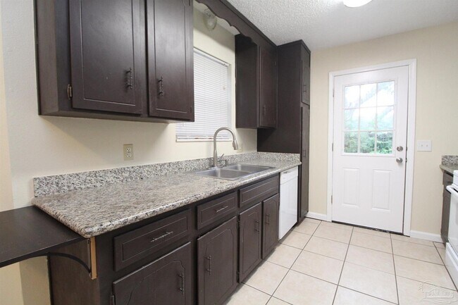 Building Photo - 7859 Bay Meadows Dr
