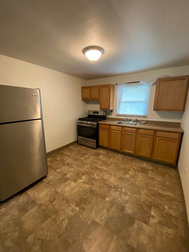 Building Photo - 731 Darlington St