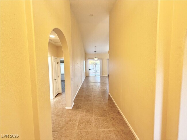 Building Photo - 6780 Sandpebble St