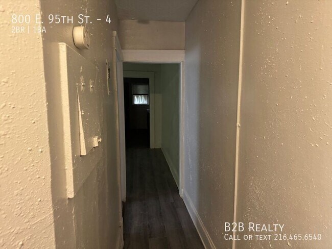 Building Photo - 800 E 95th St