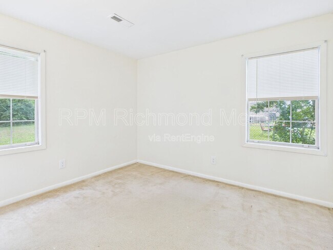 Building Photo - 106 Marbleridge Rd