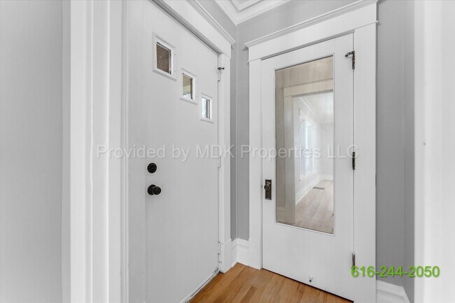 Building Photo - STUNNING REMODEL!!! Extremely Spacious 3 Bedroom (Extra Room) Home!! SECTION 8 APPROVED! (Handica...