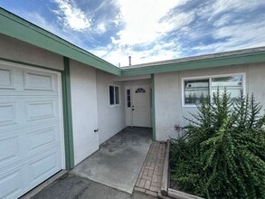 Building Photo - 4 BD/ 2 BA House - Sunnymead Blvd.