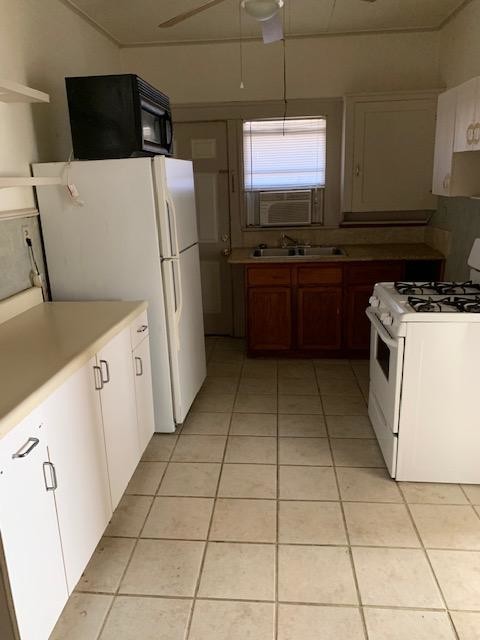 Building Photo - 1601 Collins Ave