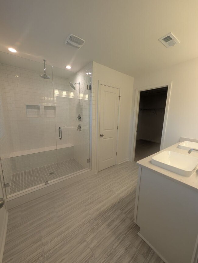 Building Photo - NEW CONSTRUCTION 4BD/2.5 Home in Stonebrid...