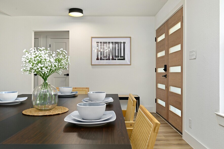 Dining Room - 9414 Meadow Vale
