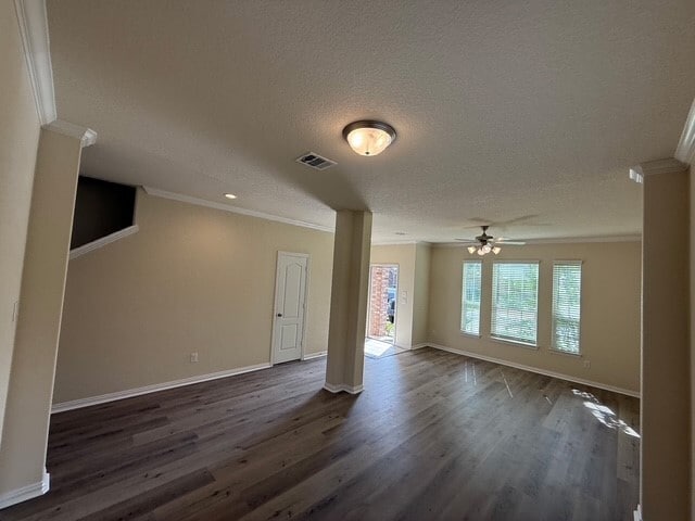 Building Photo - 1402 Green Highland Dr