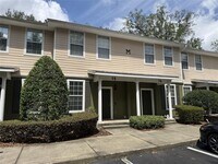 Building Photo - 2508 SW 35th Pl