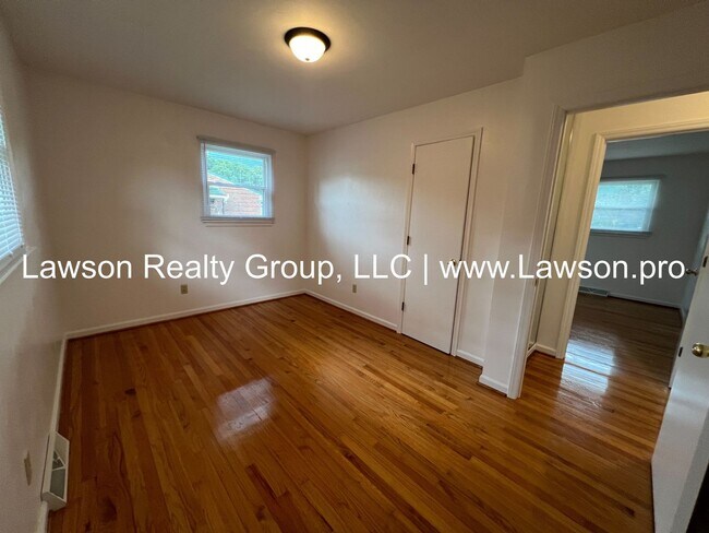 Building Photo - Very Nice Updated Ranch in Salem (Glenvar ...
