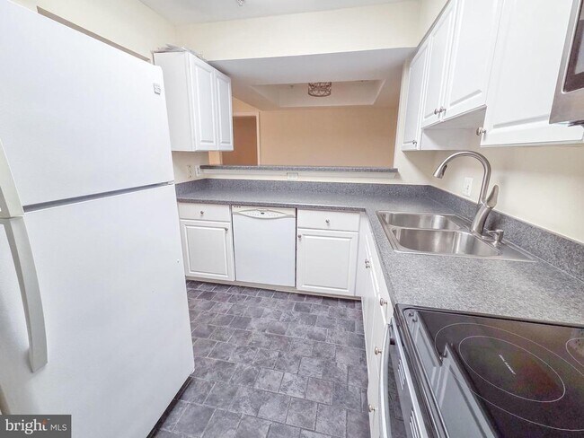 Building Photo - 10823 Hampton Mill Terrace