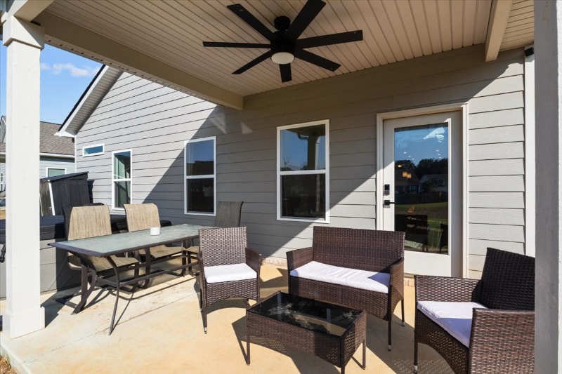 Building Photo - 1010 Village Ct