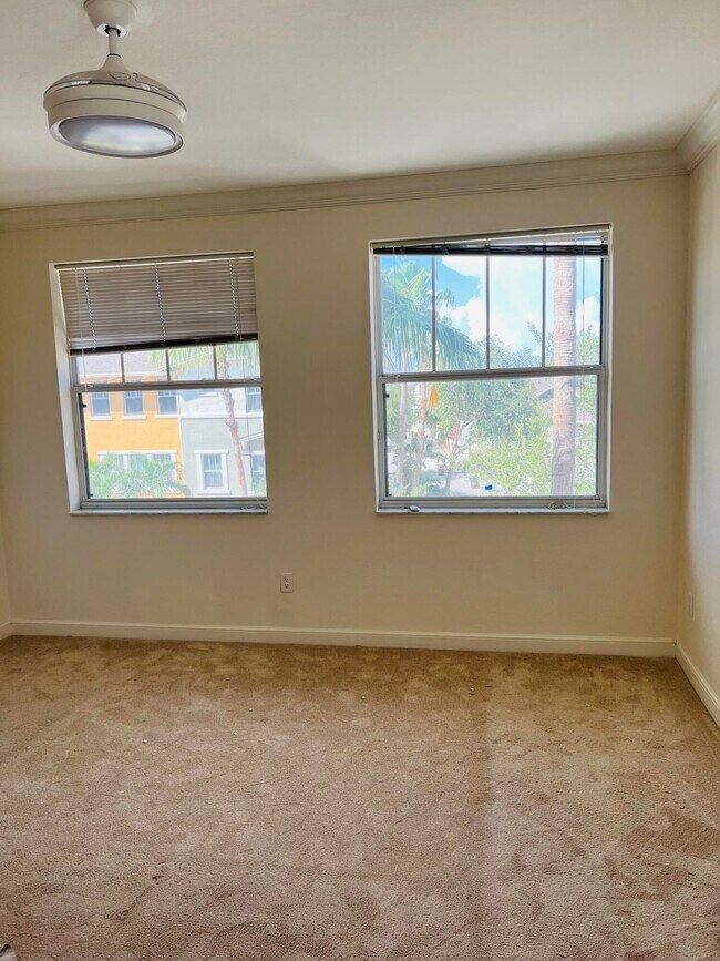 Building Photo - 441 Amador Ln