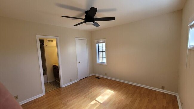 Building Photo - Spacious & Charming 2-Bed/2-Bath Home – Wa...