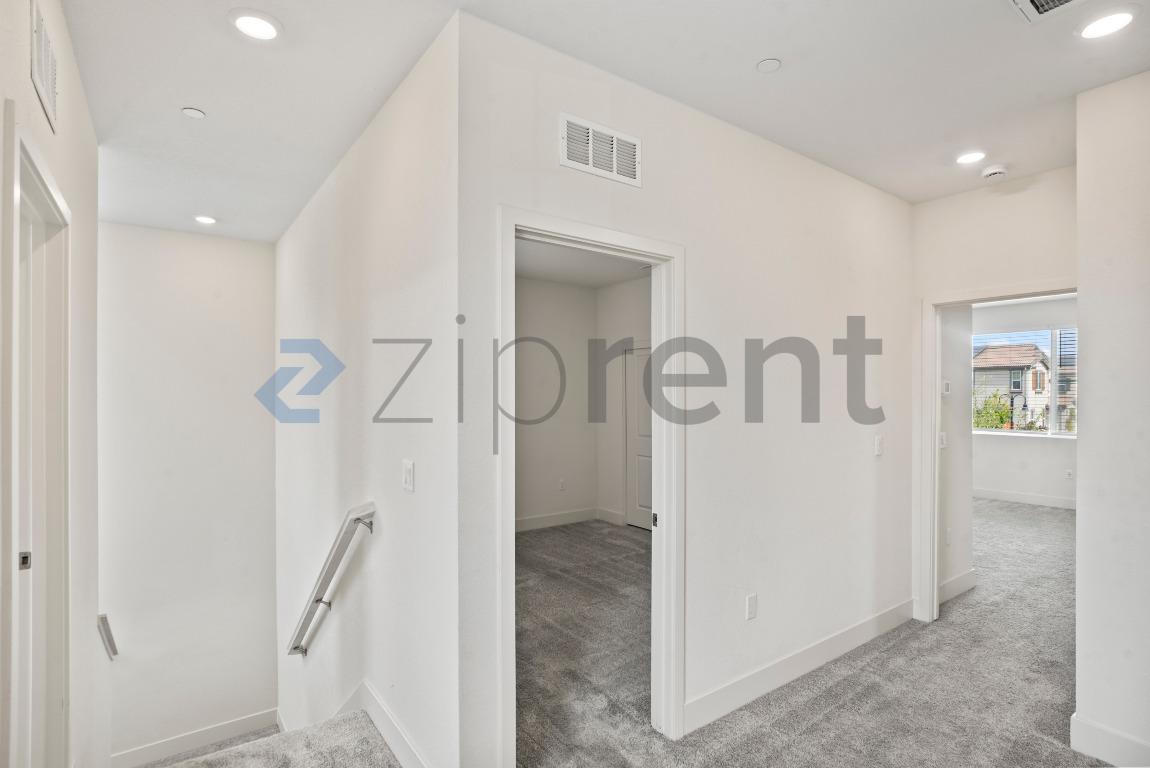 Building Photo - 1765 Jade Pl