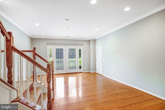Building Photo - 20638 Sibbald Square