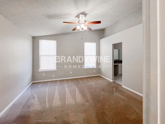 Building Photo - 4400 Westchester Ct