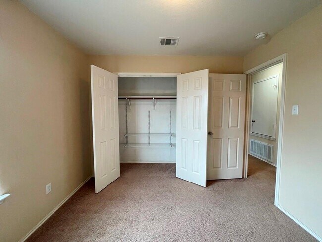 Building Photo - 602 Moonwalker Trail