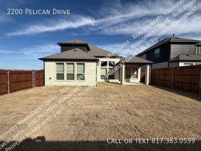 Building Photo - 2200 Pelican Dr