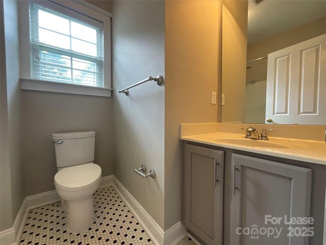 Building Photo - 8228 Ballymore Ct